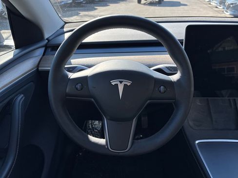 Used 2023 Tesla Model Y Long Range image 14