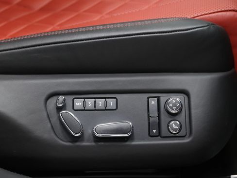 Used 2018 Bentley Flying Spur S V8 w/ Black Edition AWD/4WD image 94