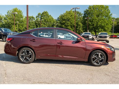 Used 2025 Nissan Sentra SV FWD image 9