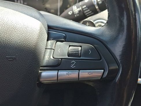 Used 2020 Cadillac XT4 Premium Luxury w/ Cold Weather Package FWD image 22