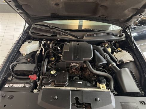 Used 2009 Lincoln Town Car Signature Limited image 27