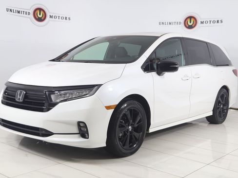 Used 2023 Honda Odyssey Sport image 5