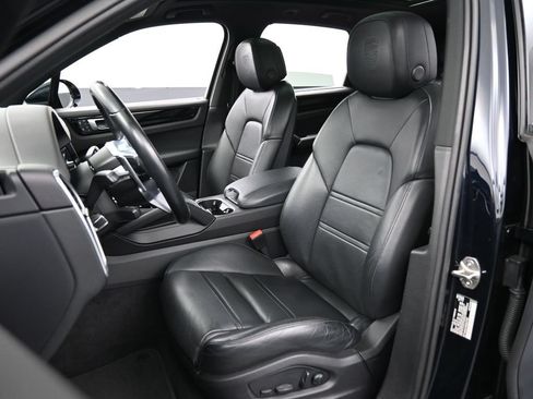 Certified 2022 Porsche Cayenne AWD/4WD image 5