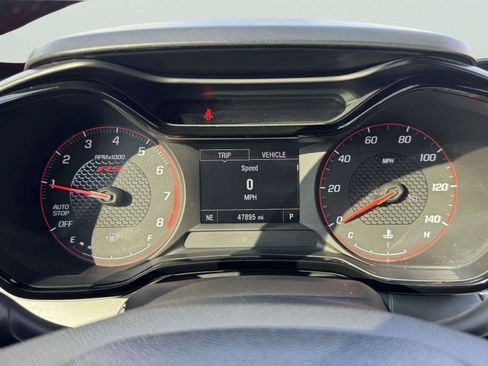 Used 2024 Chevrolet Trax RS w/ Sunroof Package FWD image 23