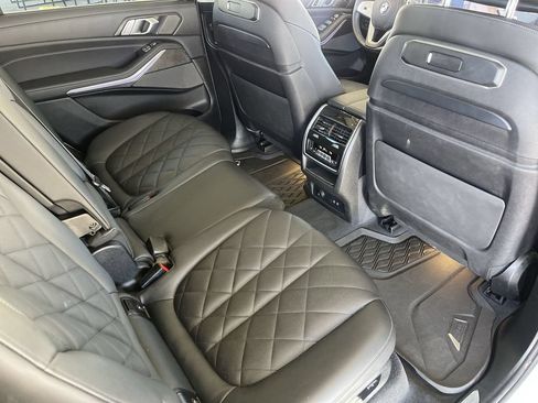 Used 2024 BMW X7 xDrive40i AWD/4WD image 27