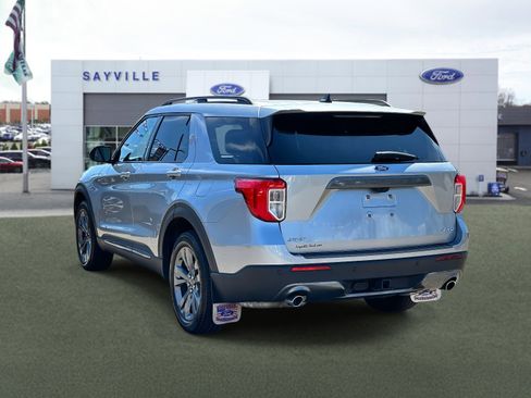 Used 2023 Ford Explorer XLT w/ Equipment Group 202A image 4