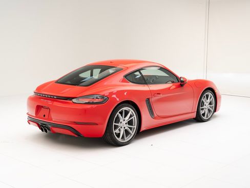 Certified 2025 Porsche 718 Cayman image 9