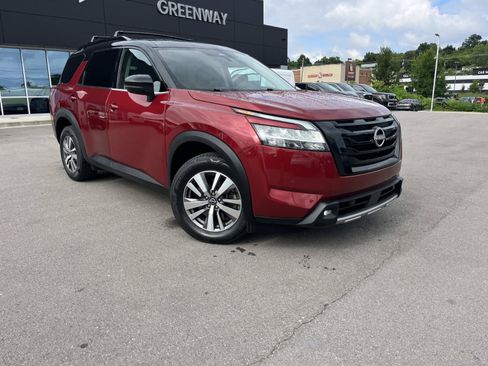 Used 2023 Nissan Pathfinder SL w/ Black Appearance Package AWD/4WD image 1