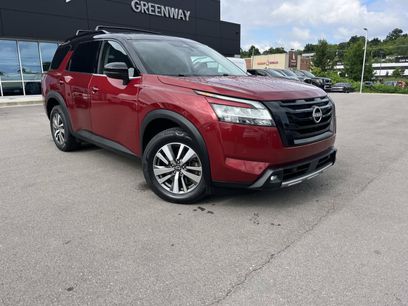 Used 2023 Nissan Pathfinder SL w/ Black Appearance Package