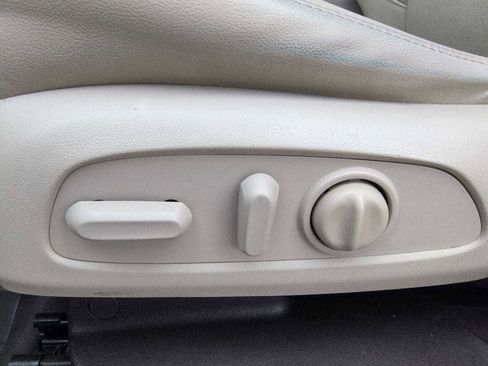 Used 2017 GMC Acadia Denali w/ Technology Package image 18