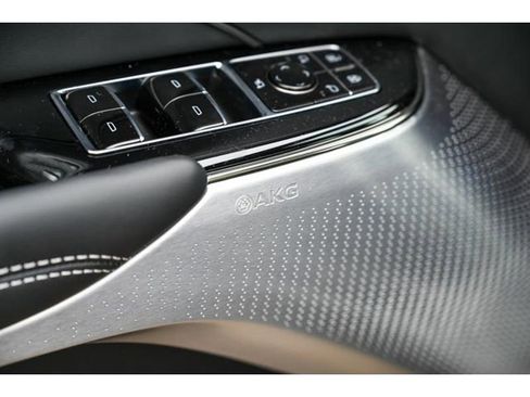 New 2026 Cadillac Lyriq V image 39