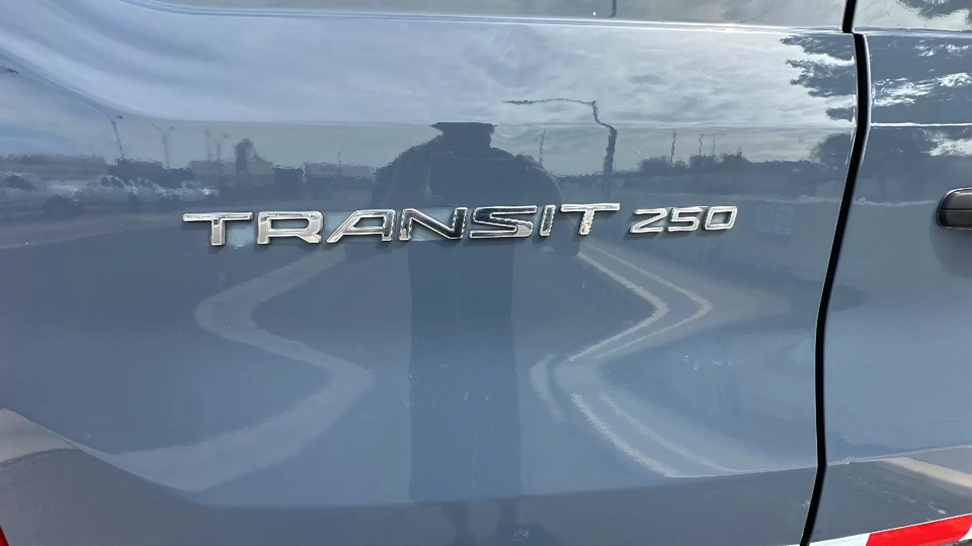 Used 2020 Ford Transit 250 148 High Roof Extended RWD image 4