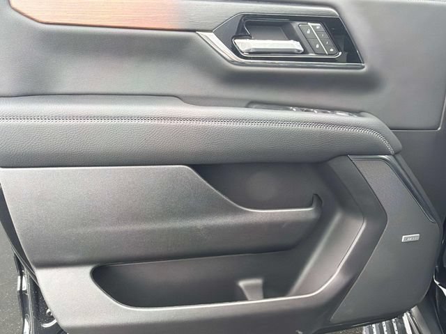 New 2026 GMC Yukon XL Denali w/ Sun & Power Step Package AWD/4WD image 14