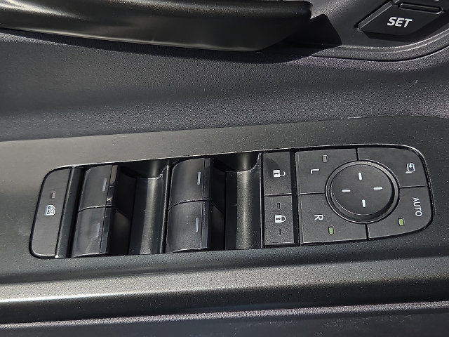 Used 2026 Toyota C-HR AWD/4WD image 19
