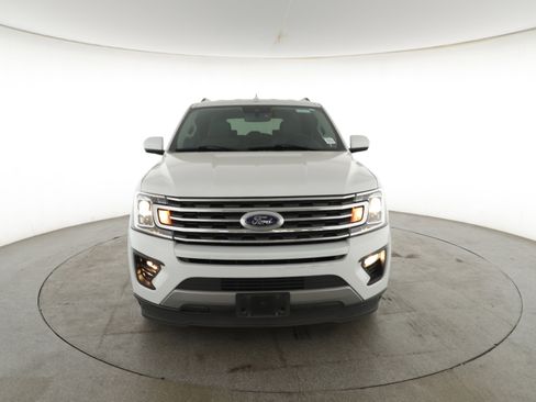 Used 2020 Ford Expedition XLT image 3