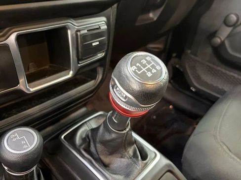 Used 2021 Jeep Wrangler Sport AWD/4WD image 26