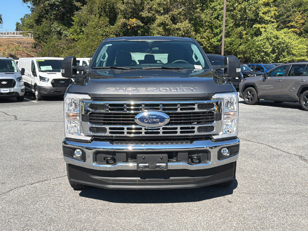 Used 2026 Ford F250 XLT AWD/4WD image 2