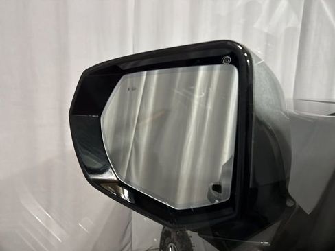 Used 2024 GMC Yukon AT4 AWD/4WD image 38