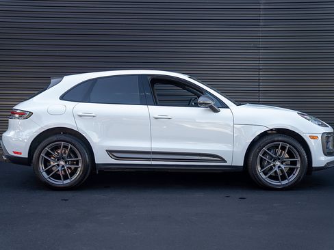 Certified 2026 Porsche Macan Turbo AWD/4WD image 29