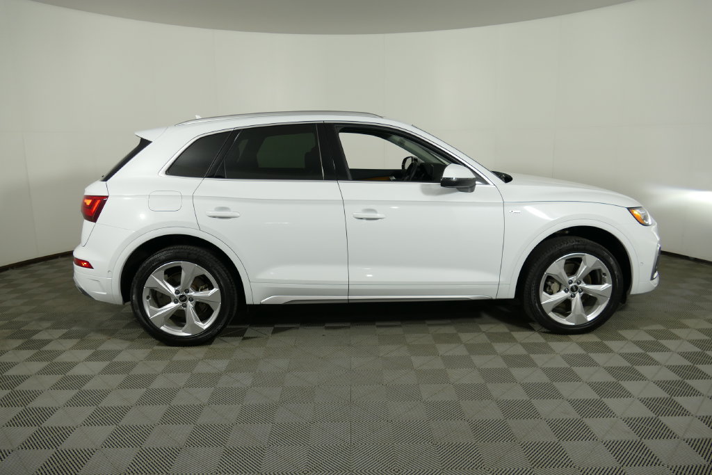 Used 2023 Audi Q5 2.0T Prestige w/ Prestige Package AWD/4WD image 2