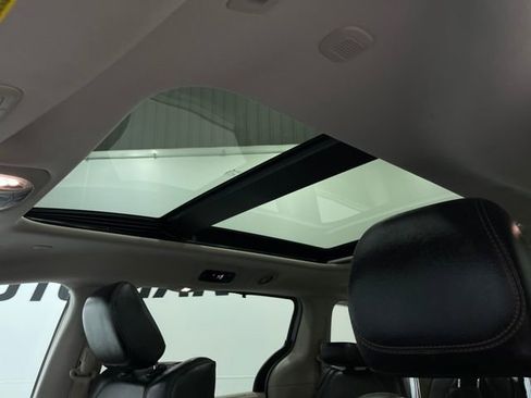 Used 2018 Chrysler Pacifica Touring-L Plus image 11