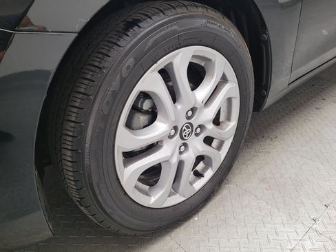 Used 2018 Toyota Yaris iA FWD image 31