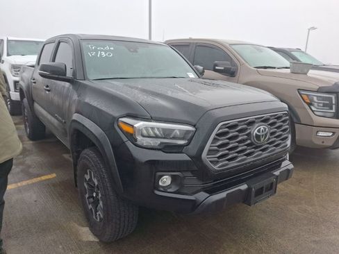 Used 2022 Toyota Tacoma TRD Off-Road w/ TRD Premium Off Road Package image 2