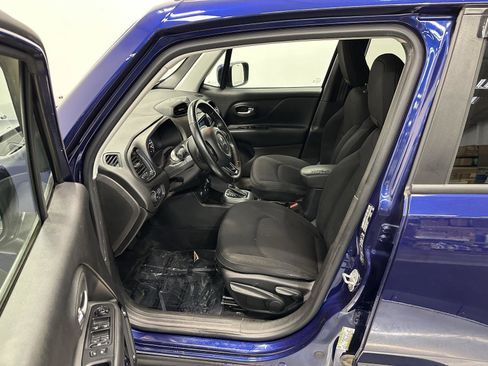 Used 2018 Jeep Renegade Altitude image 10