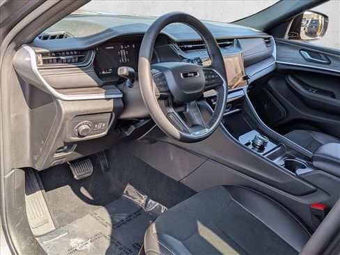 New 2026 Jeep Grand Cherokee Altitude AWD/4WD image 3