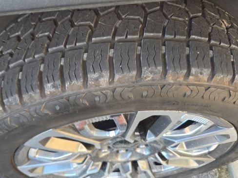 Used 2023 GMC Sierra 1500 Denali Ultimate AWD/4WD image 9