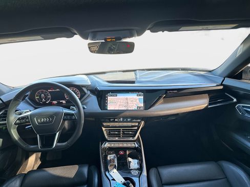Used 2022 Audi e-tron GT Prestige w/ Prestige Package image 10