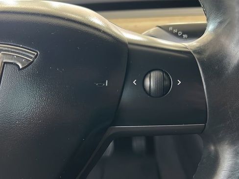 Used 2018 Tesla Model 3 Long Range image 17