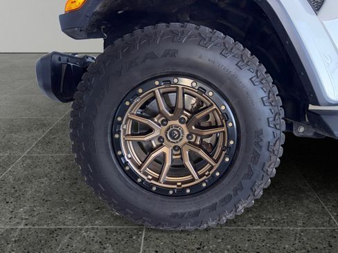 Used 2020 Jeep Gladiator Overland image 20