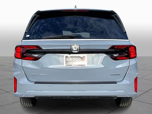 New 2026 Honda Odyssey Touring image 4