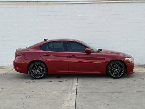 Used 2017 Alfa Romeo Giulia Ti w/ TI 19" Sport Package image 8