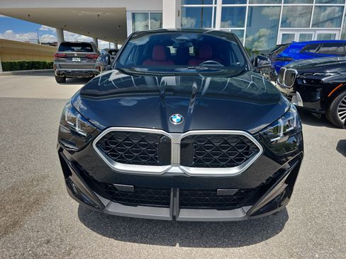 Used 2025 BMW X2 xDrive28i AWD/4WD image 2