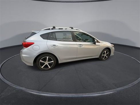 Used 2020 Subaru Impreza 2.0i Premium image 8