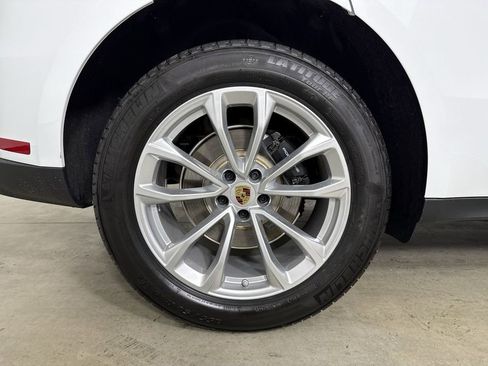 New 2026 Porsche Macan image 16