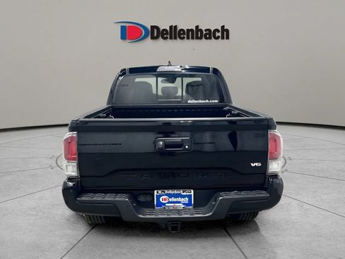 Used 2021 Toyota Tacoma TRD Off-Road w/ TRD Premium Off Road Package AWD/4WD image 4