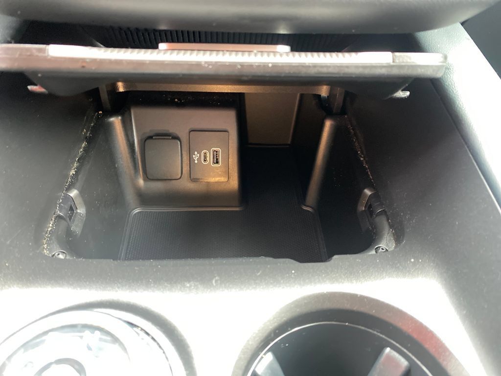 Used 2025 Ford Explorer ST-Line AWD/4WD image 29