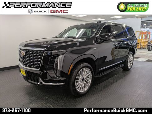 Used 2025 Cadillac Escalade Premium Luxury image 1