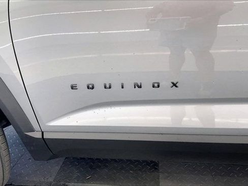 Used 2025 Chevrolet Equinox RS AWD/4WD image 32