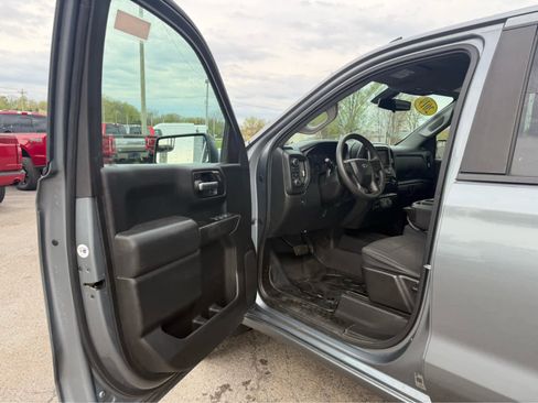 Used 2019 Chevrolet Silverado 1500 Custom Trail Boss w/ Custom Convenience Package AWD/4WD image 8