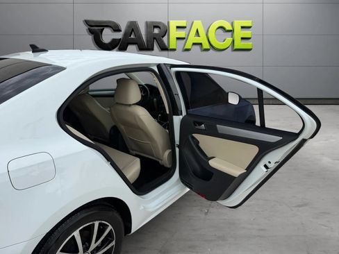 Used 2017 Volkswagen Jetta SE FWD image 19