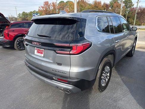 Used 2025 GMC Acadia Elevation image 5