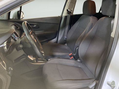 Used 2019 Chevrolet Trax LS w/ Tint and Cruise Package FWD image 14