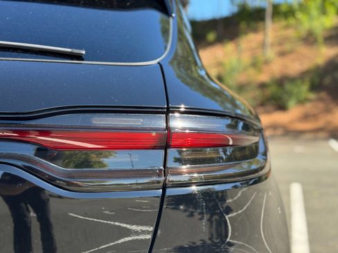 Used 2020 Porsche Macan image 18