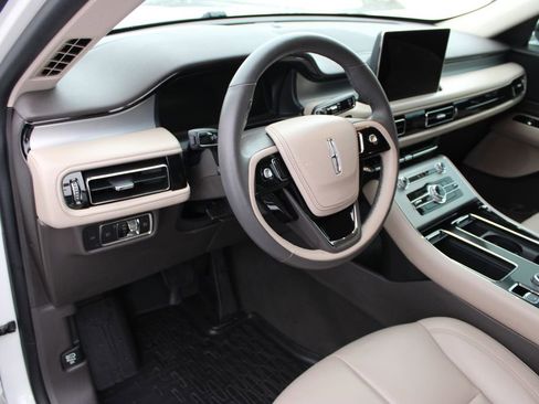 Used 2022 Lincoln Aviator AWD w/ Elements Package image 45