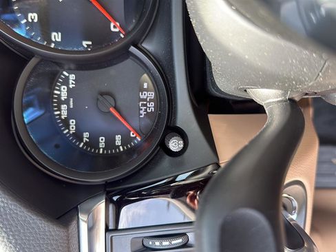 Used 2020 Porsche Macan AWD/4WD image 13