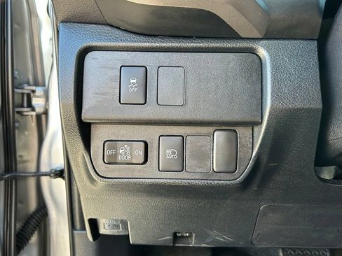Used 2021 Toyota Tacoma SR5 w/ SR5 Appearance Package (SM) RWD image 12